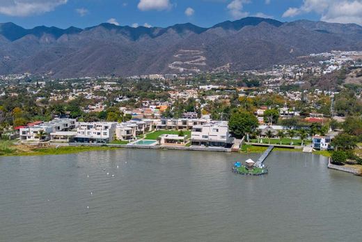 El Encanto Lake Front, photograph 17