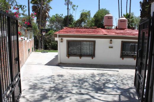 The Bryan James House, photograph 11
