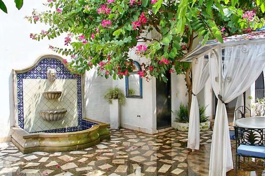 Villa del Arte, photograph 17
