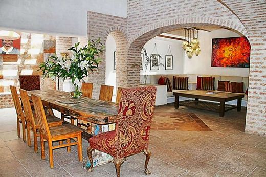 Villa del Arte, photograph 6