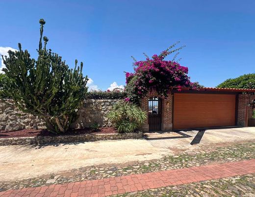 Serenity Place in Vista del Lago