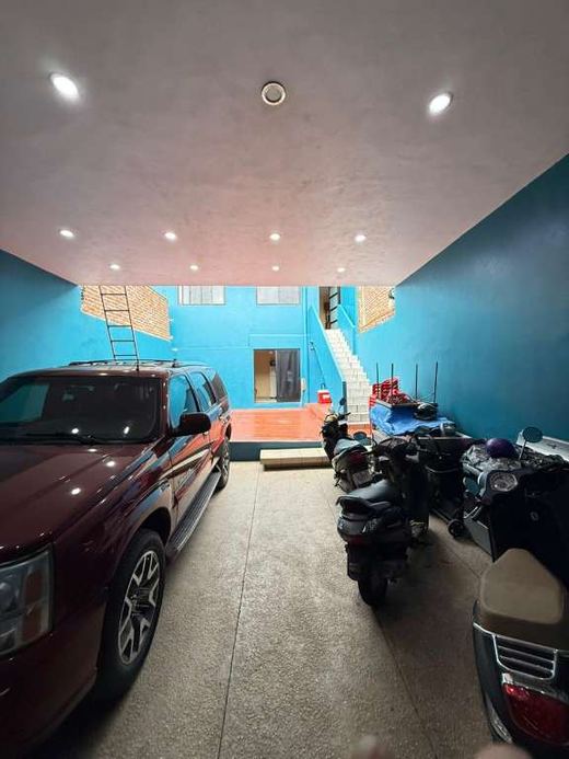 Casa Bravo, photograph 13