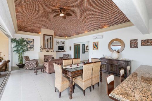 Casa Arroyo Alto, photograph 2