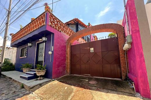 Cuatro Sueños in San Antonio Tlayacapan