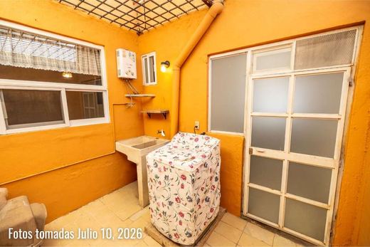 Casa Rivera, photograph 12