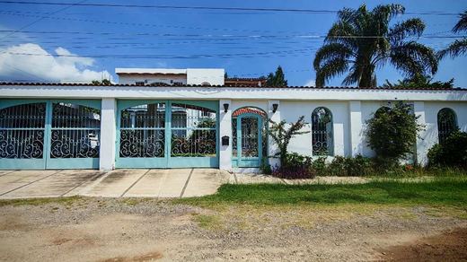 Casa Wells in Riberas del Pilar