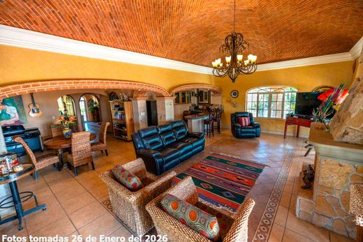 Hacienda DEL Lago, photograph 7