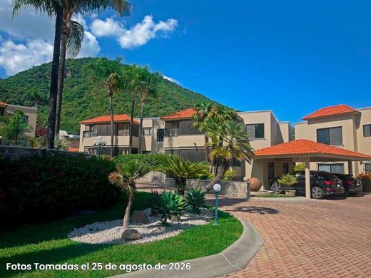 EL Palmar Courtyard, photograph 14