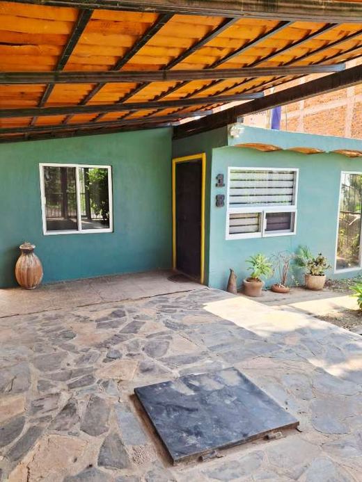 Casa Yeomans in Hacienda La Labor
