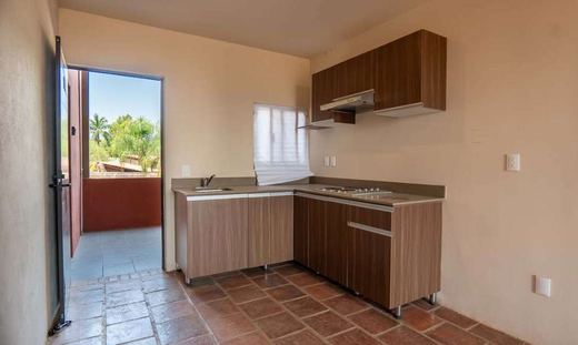 Affordable Paradise Condo, photograph 3