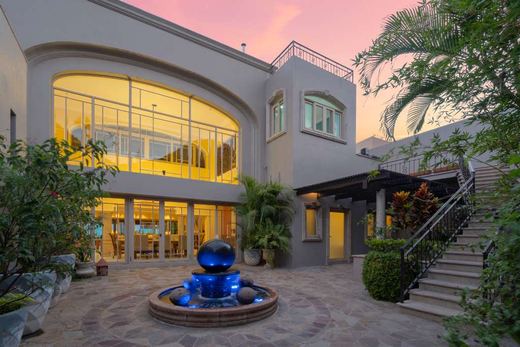 Villa Belvedere Luxury Estate, photograph 2