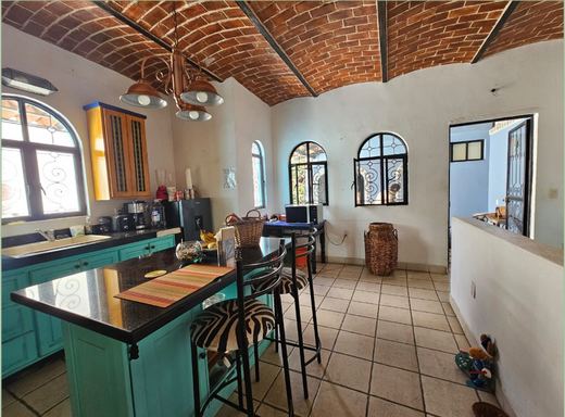Casa Grey, photograph 3