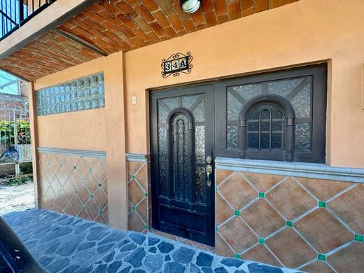 Charming Colonial Village in Ajijic