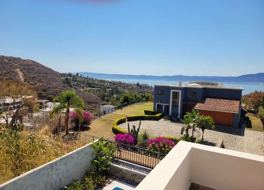 Modern Serenity with Views, photograph 14