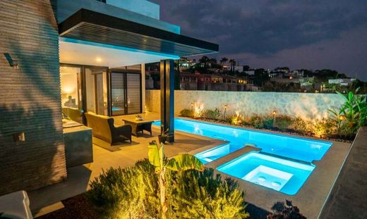 Modern Serenity with Views, photograph 3