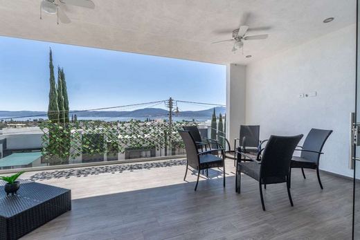 Casa Monique Lakeview, photograph 9