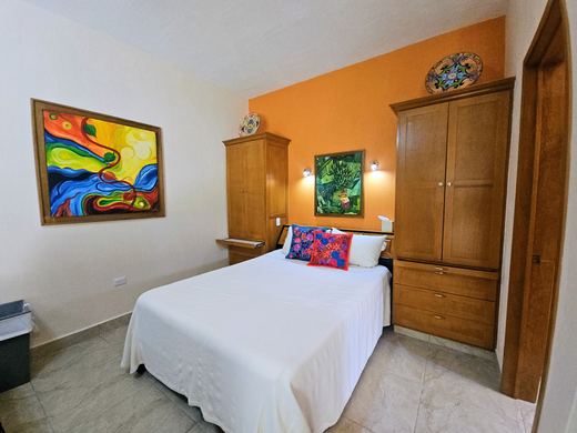 Villa Esperanza, photograph 15
