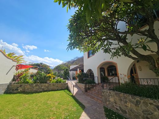 Villa Esperanza, photograph 2