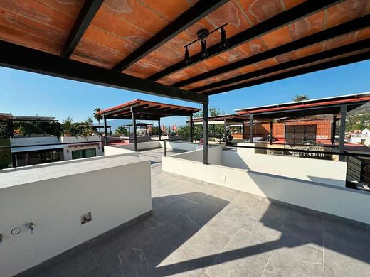 Casa Luna, photograph 16