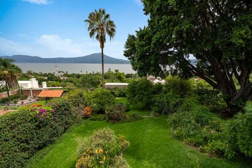 The Garden of Endless Views in El Limón