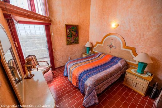 Hacienda Tranquility, photograph 13