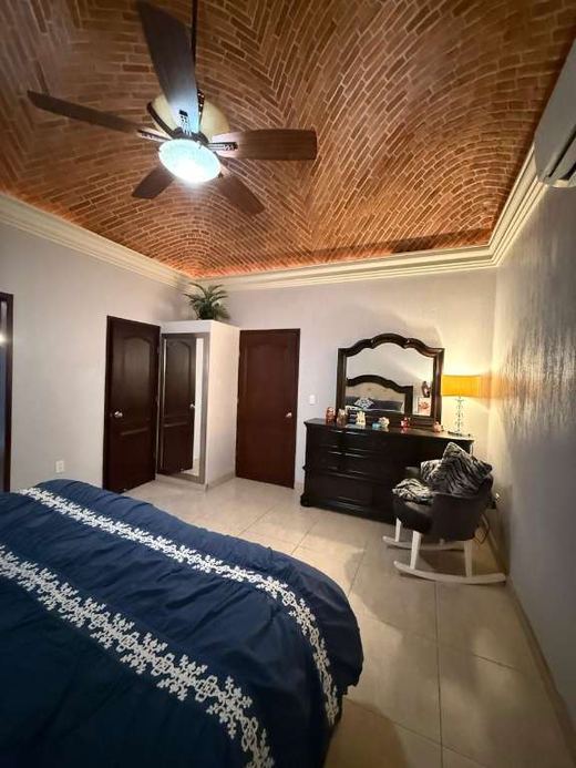 Casa Cardenal, photograph 18