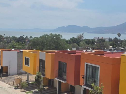Residencia del Lago Luna, photograph 4