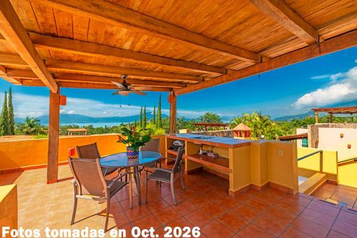 A Luminous Modern Hacienda in El Dorado