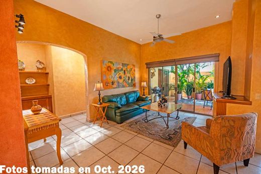 A Luminous Modern Hacienda, photograph 5