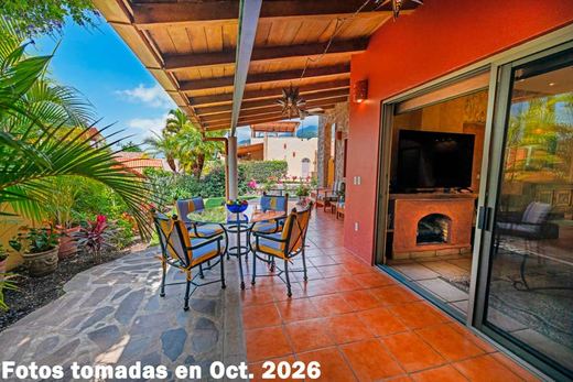 A Luminous Modern Hacienda, photograph 7