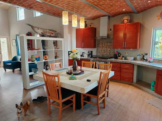 Casa Price Perfection, photograph 5