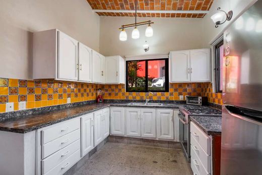 Casa Raquet, photograph 9