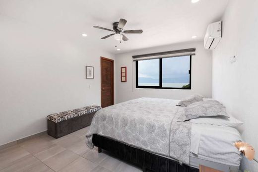 El Limon Views, photograph 13