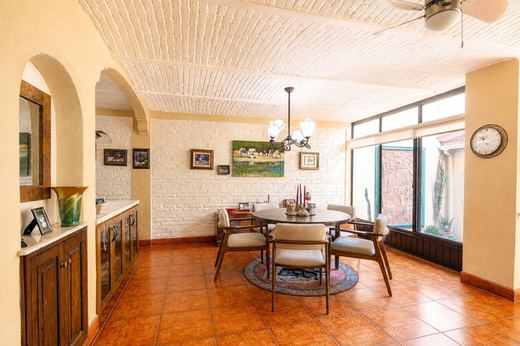 Casa de la Bandera, photograph 4
