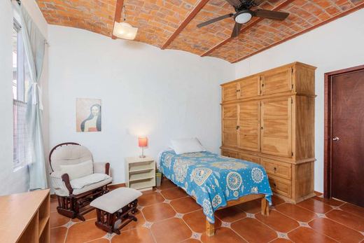 Established Income Property, photograph 14