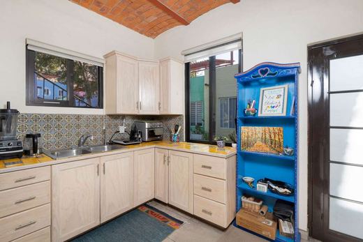 Established Income Property, photograph 5