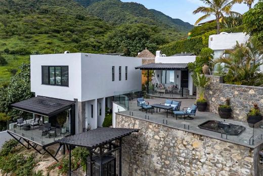 Casa Del Cielo in Raquet Club