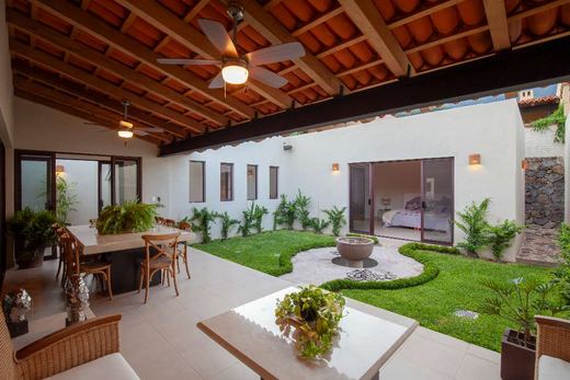 Casa Lirio #38 in Las Ceibas