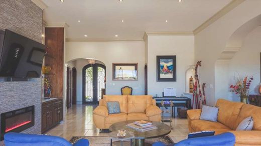 Lake View Luxury, photograph 17