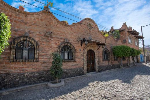 3 Income units in Ajijic