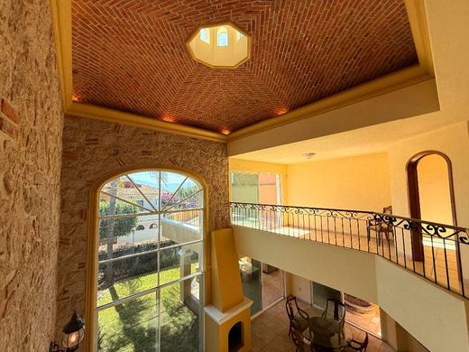 Villa Amarilla, photograph 16