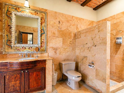 Luxury Hacienda LAS Salvias, photograph 12