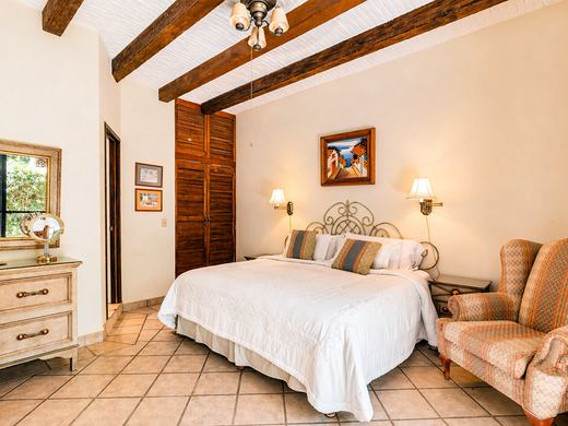 Luxury Hacienda LAS Salvias, photograph 9