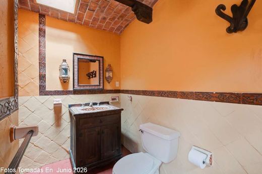 EL Molino Estate - Historic Ajijic, photograph 16
