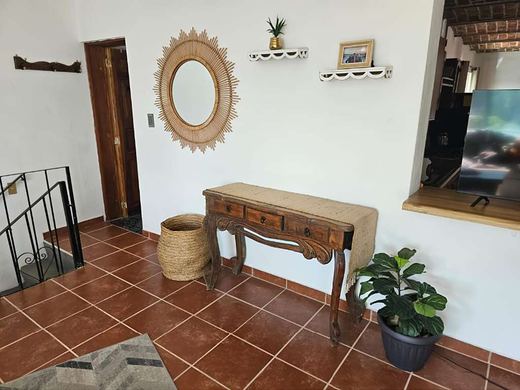 Condo Grand Chapala, photograph 2