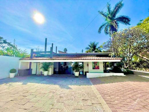 Ajijic Lakefront, photograph 13