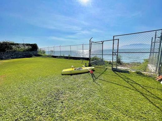 Ajijic Lakefront, photograph 18