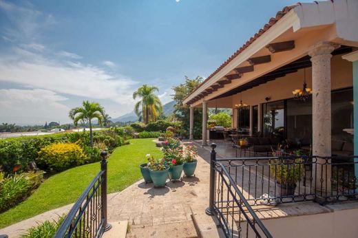 Riviera Oasis, photograph 17