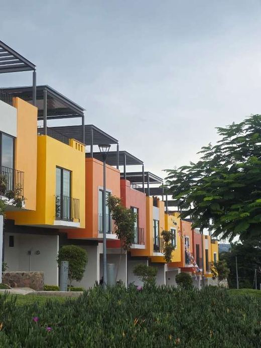 Residencia del Lago Sol, photograph 4