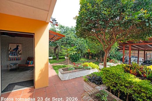 Casa Thill, photograph 3